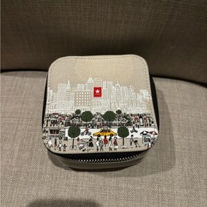 MACYS NYC Travel Jewelry Case